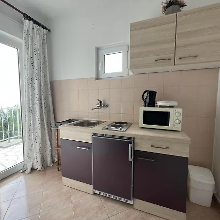 Апартаменты Lira 2 *